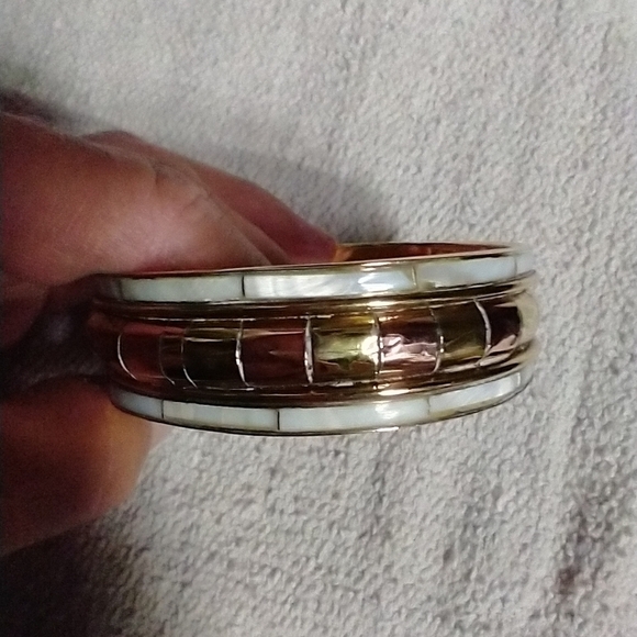 Wide brass copper mother of pearl 🦪 mop bangle bracelet - Picture 1 of 4